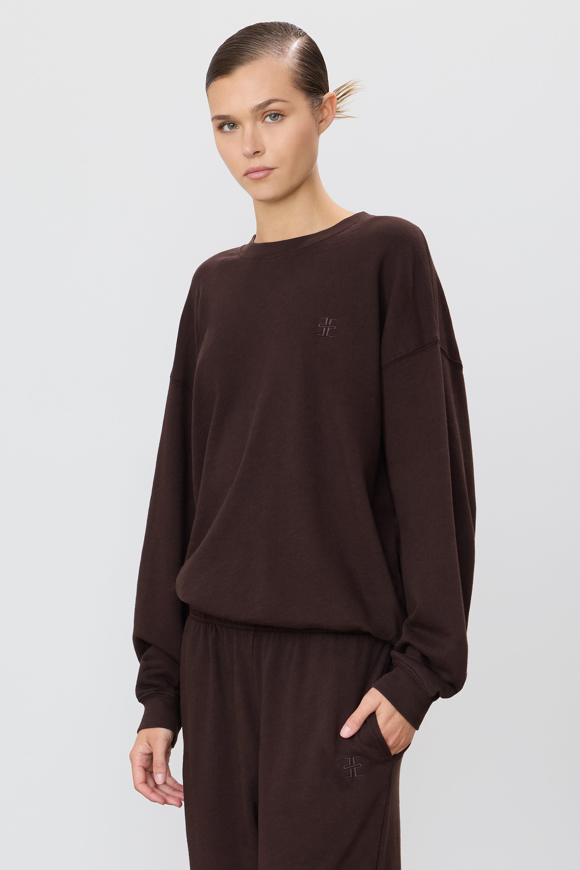 ÉTERNE OVERSIZED CREWNECK SWEATSHIRT