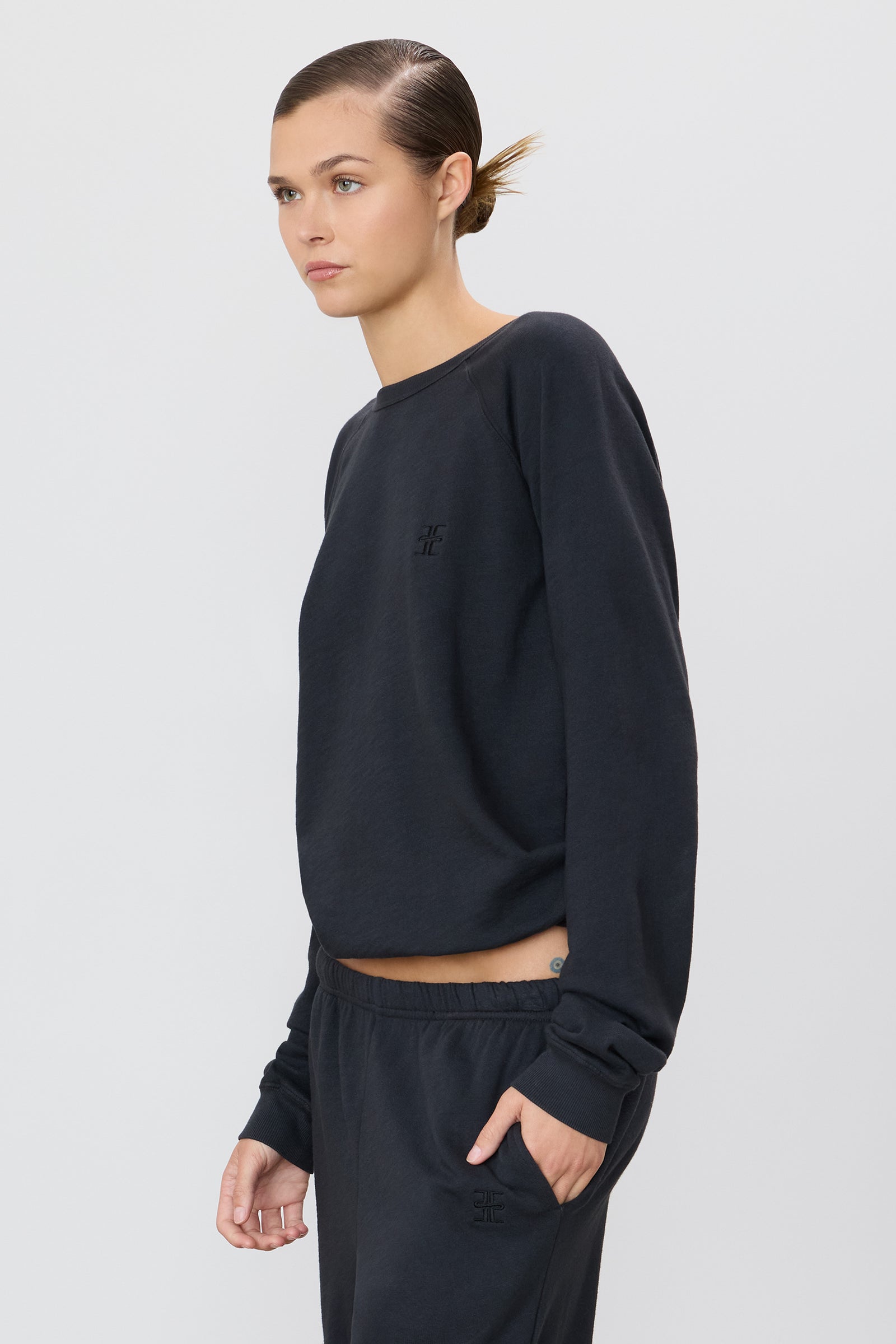 ÉTERNE OVERSIZED RAGLAN SWEATSHIRT