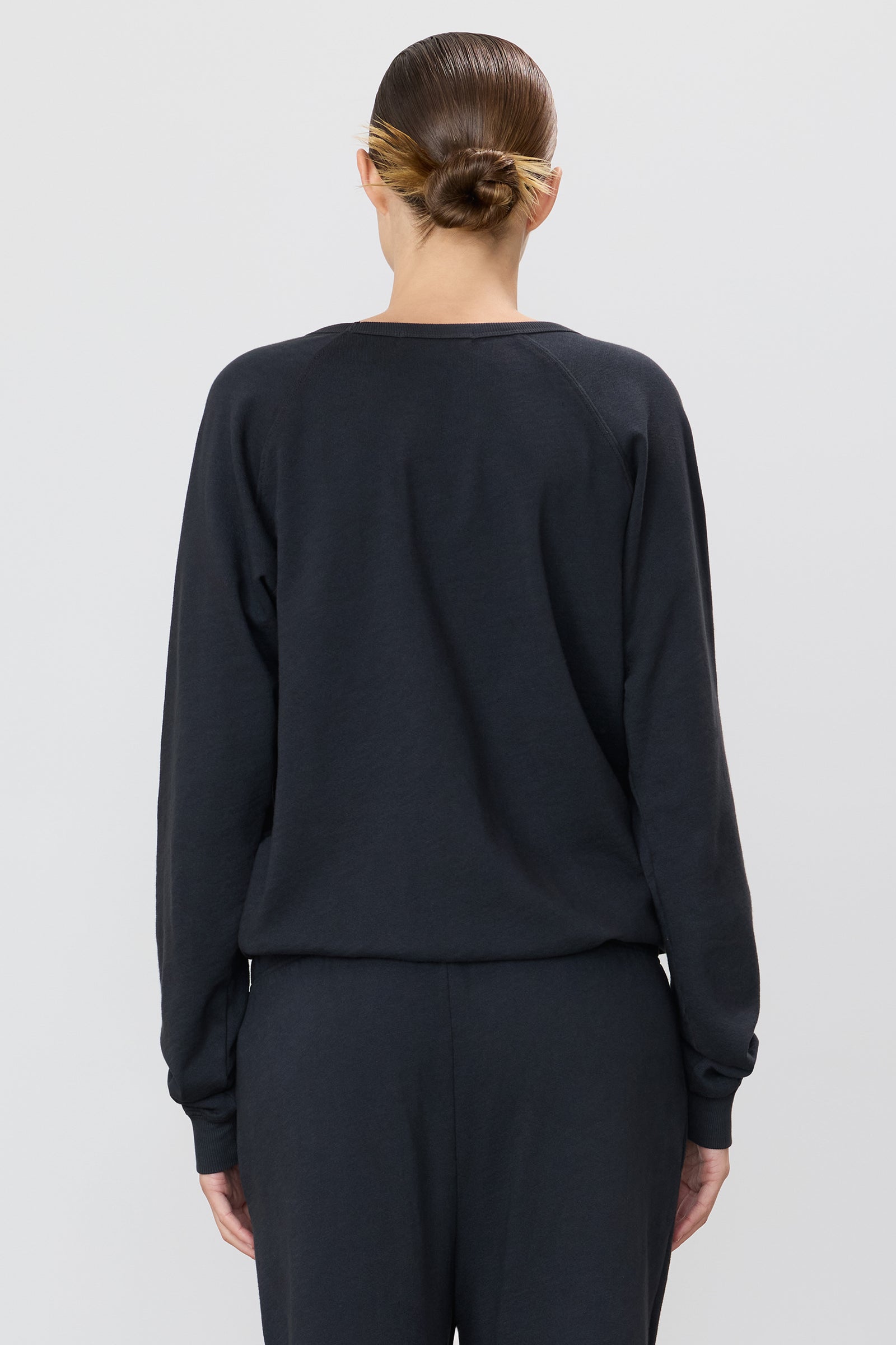 ÉTERNE OVERSIZED RAGLAN SWEATSHIRT
