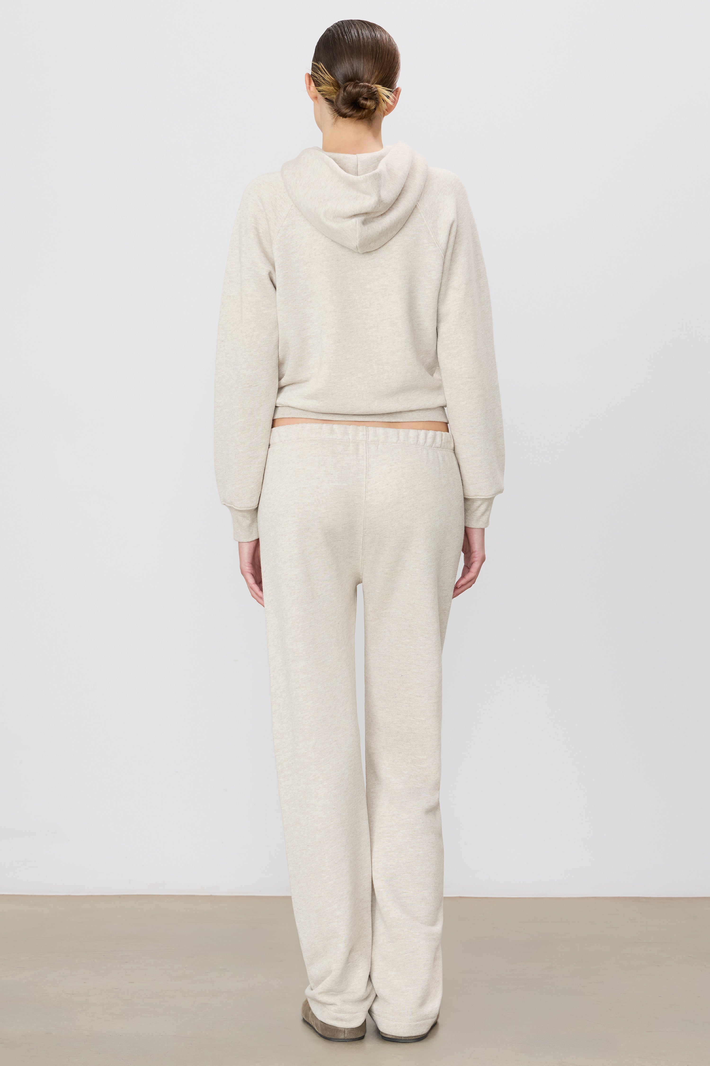 STRAIGHT LEG SWEATPANT