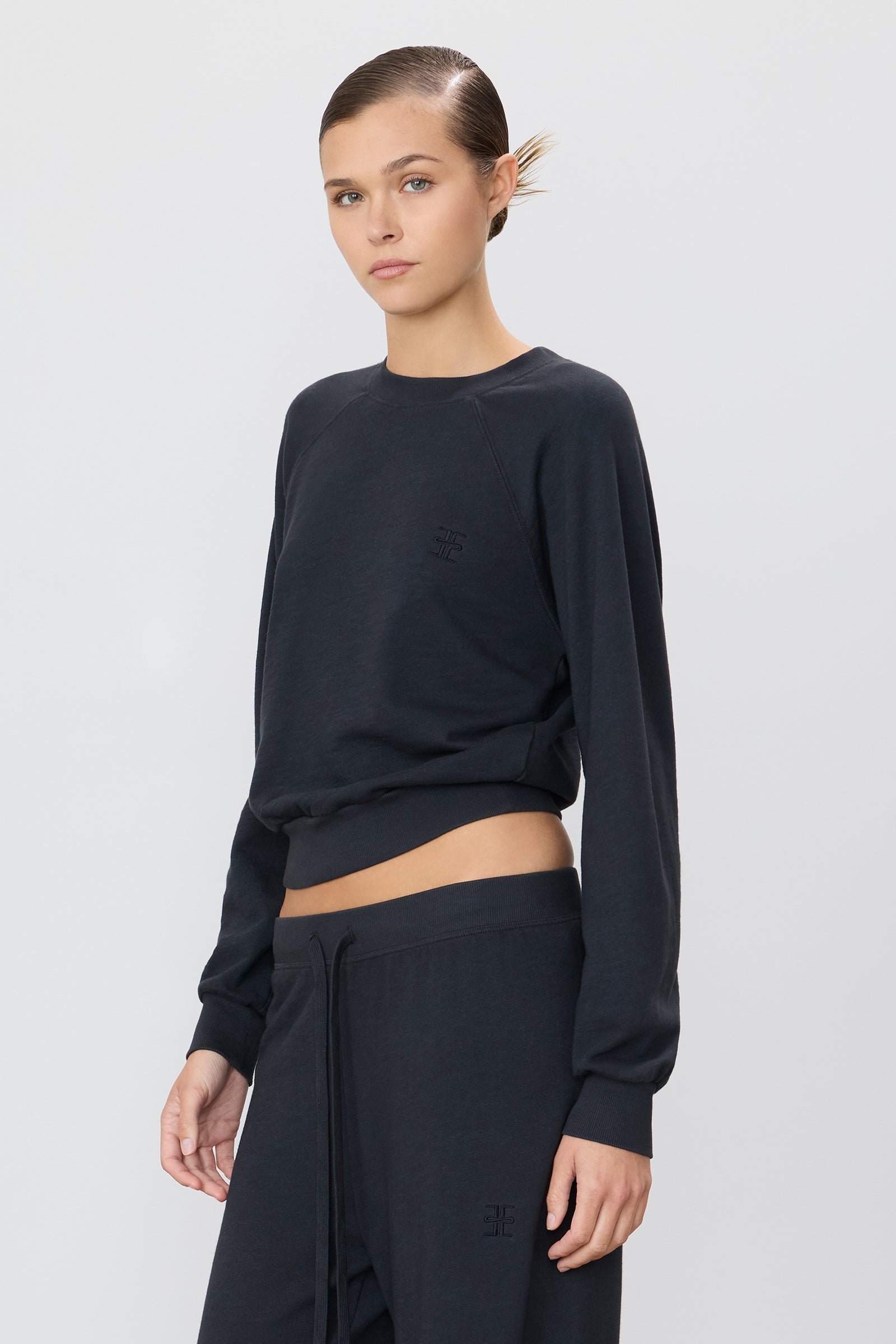 ÉTERNE SHRUNKEN RAGLAN SWEATSHIRT