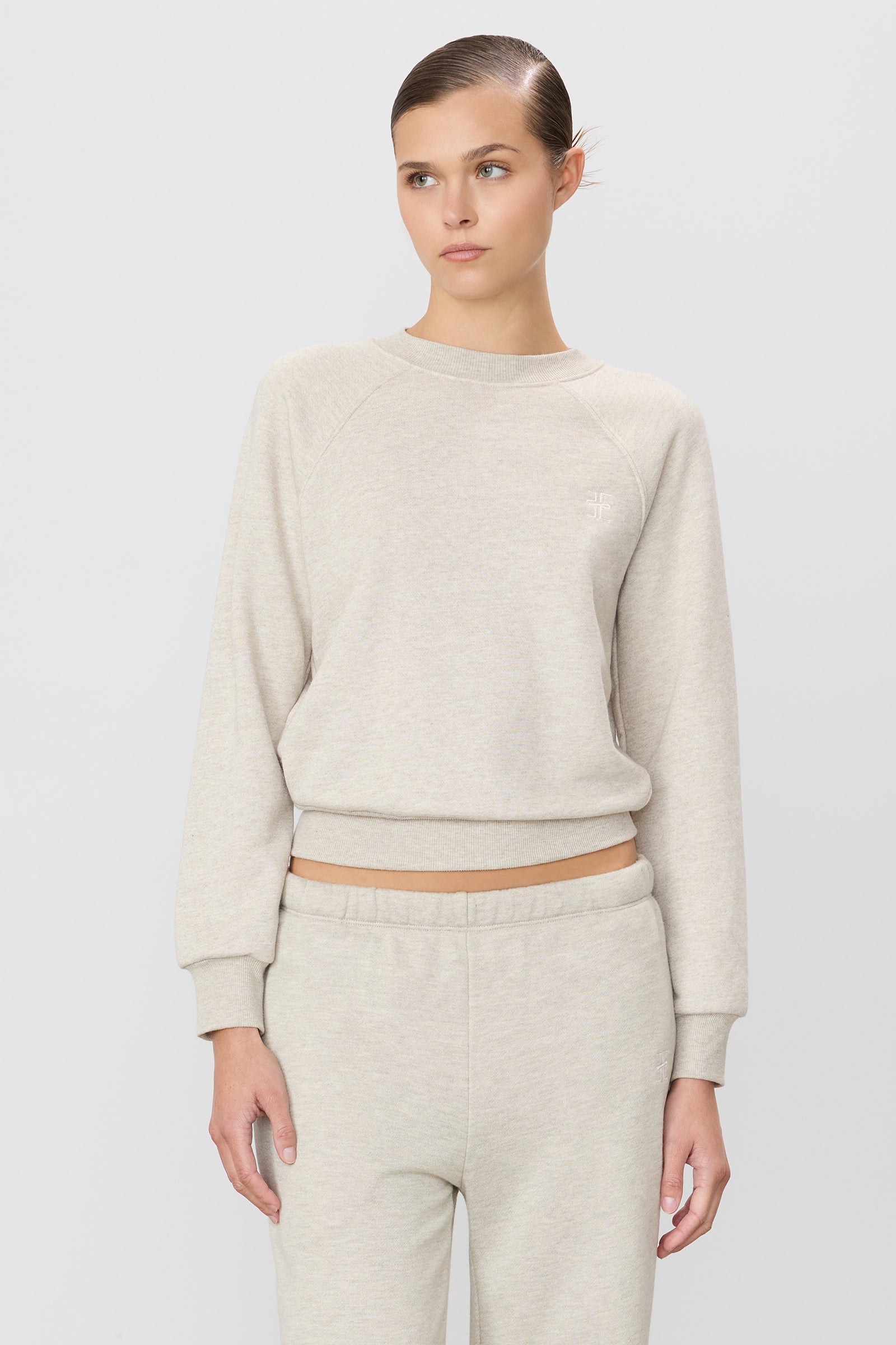 SHRUNKEN RAGLAN SWEATSHIRT - ÉTERNE