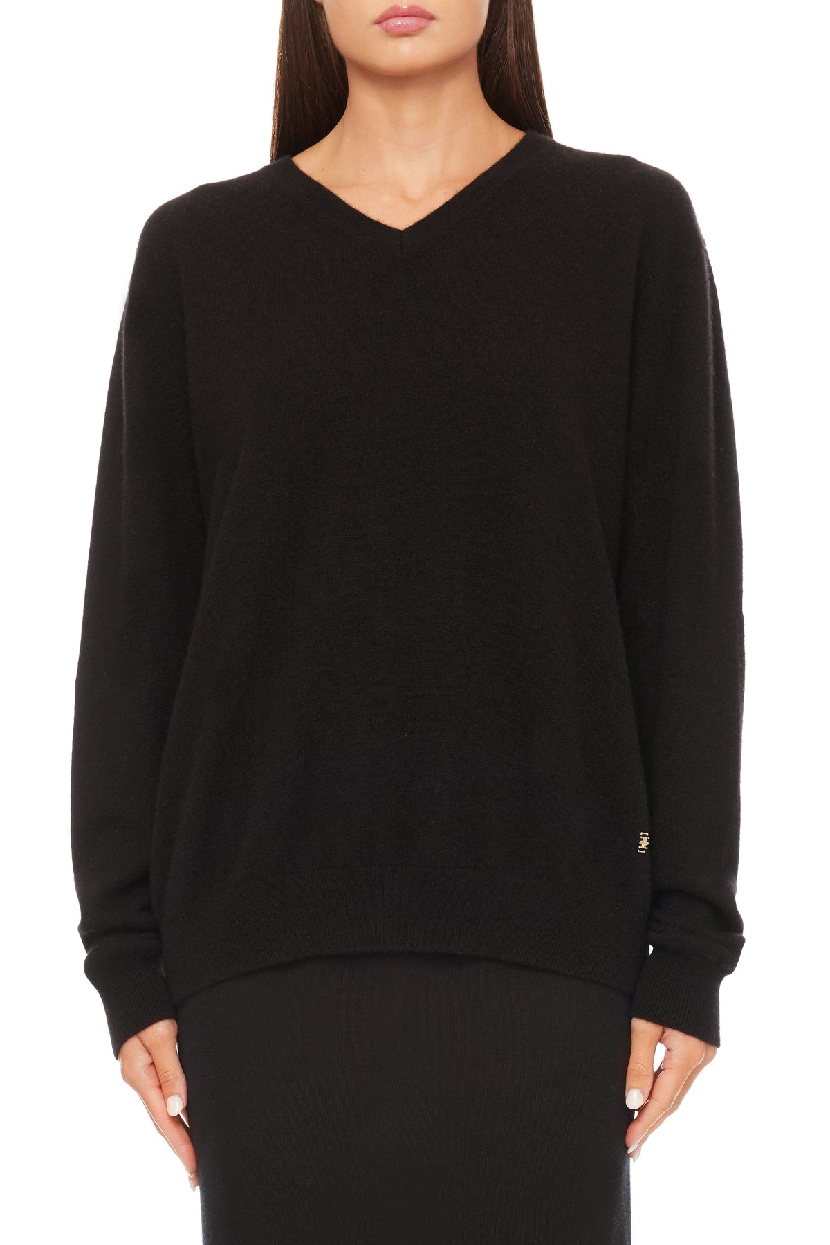 Clive V-Neck Sweater Black SWEATERS ÉTERNE 