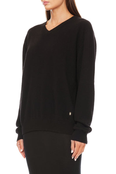 Clive V-Neck Sweater Black SWEATERS ÉTERNE 