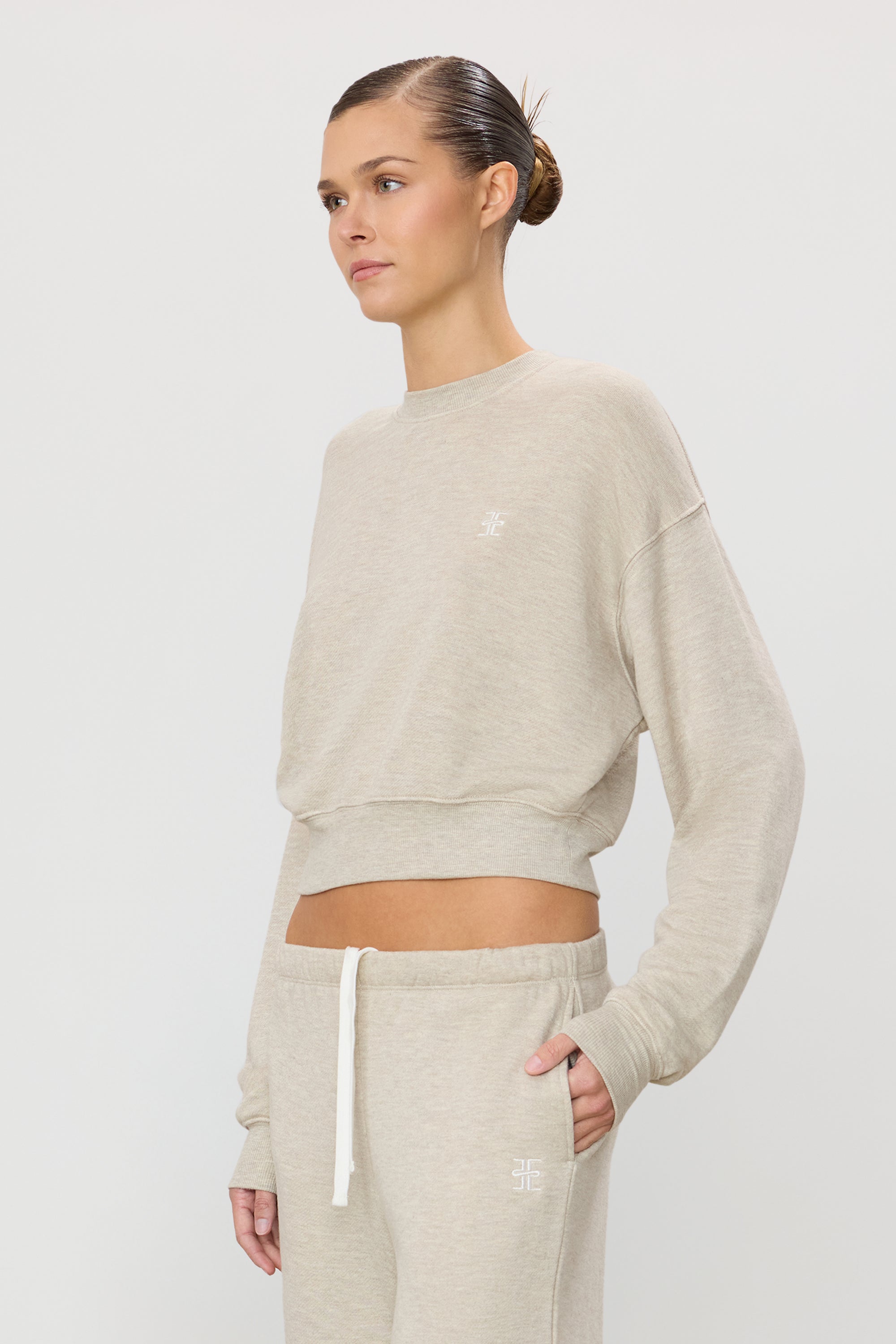CROPPED CREWNECK SWEATSHIRT