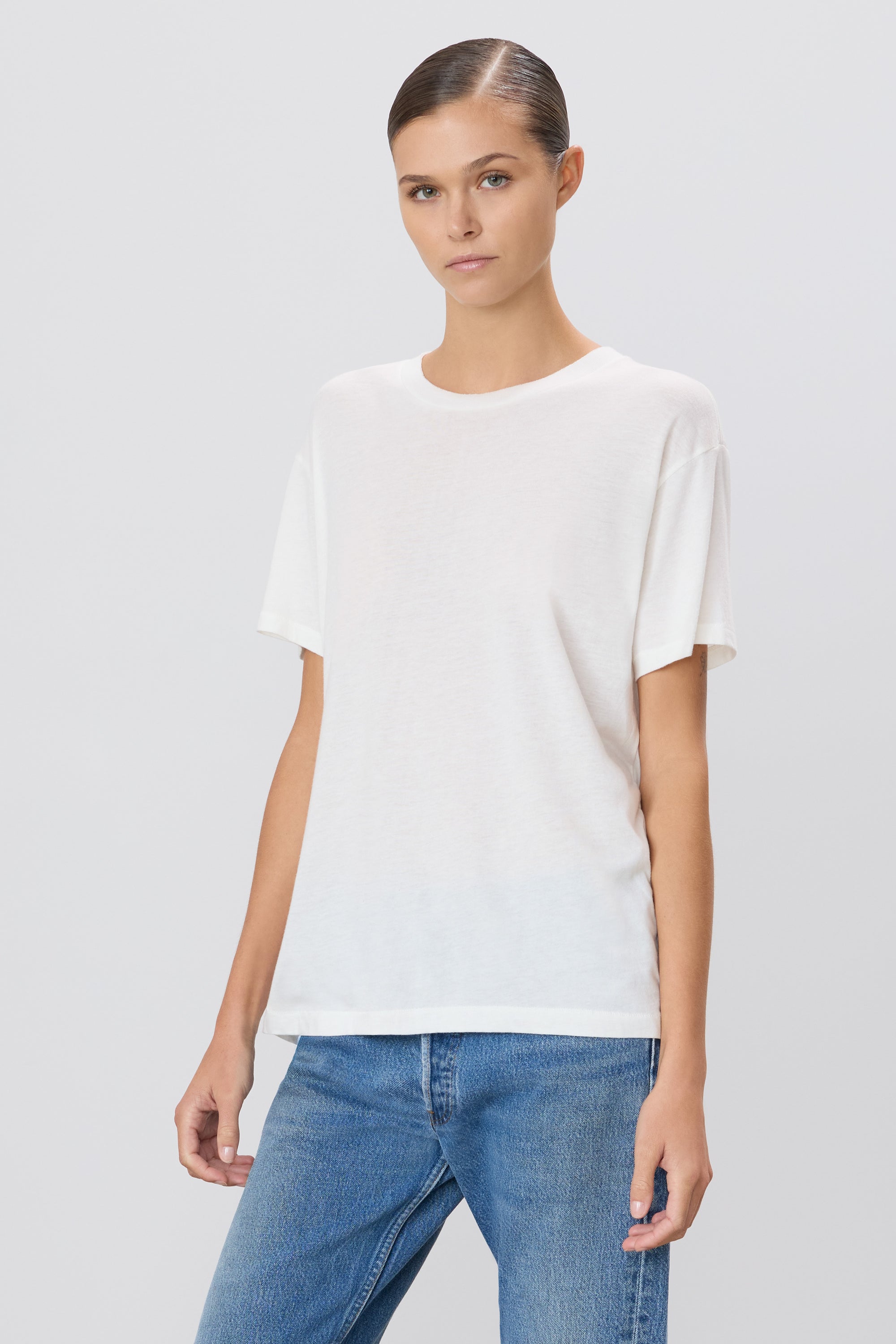 Short Sleeve Boyfriend T-Shirt - ÉTERNE