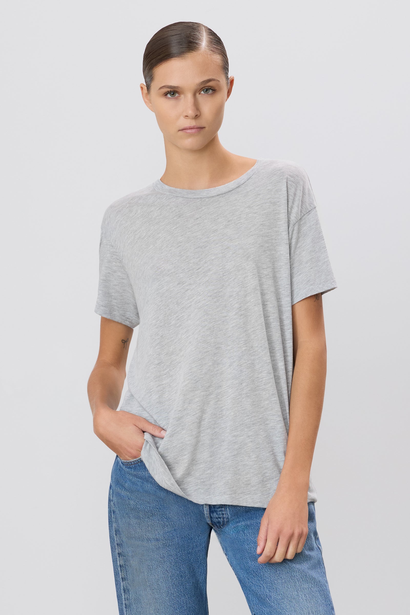 Short Sleeve Boyfriend T-Shirt - ÉTERNE