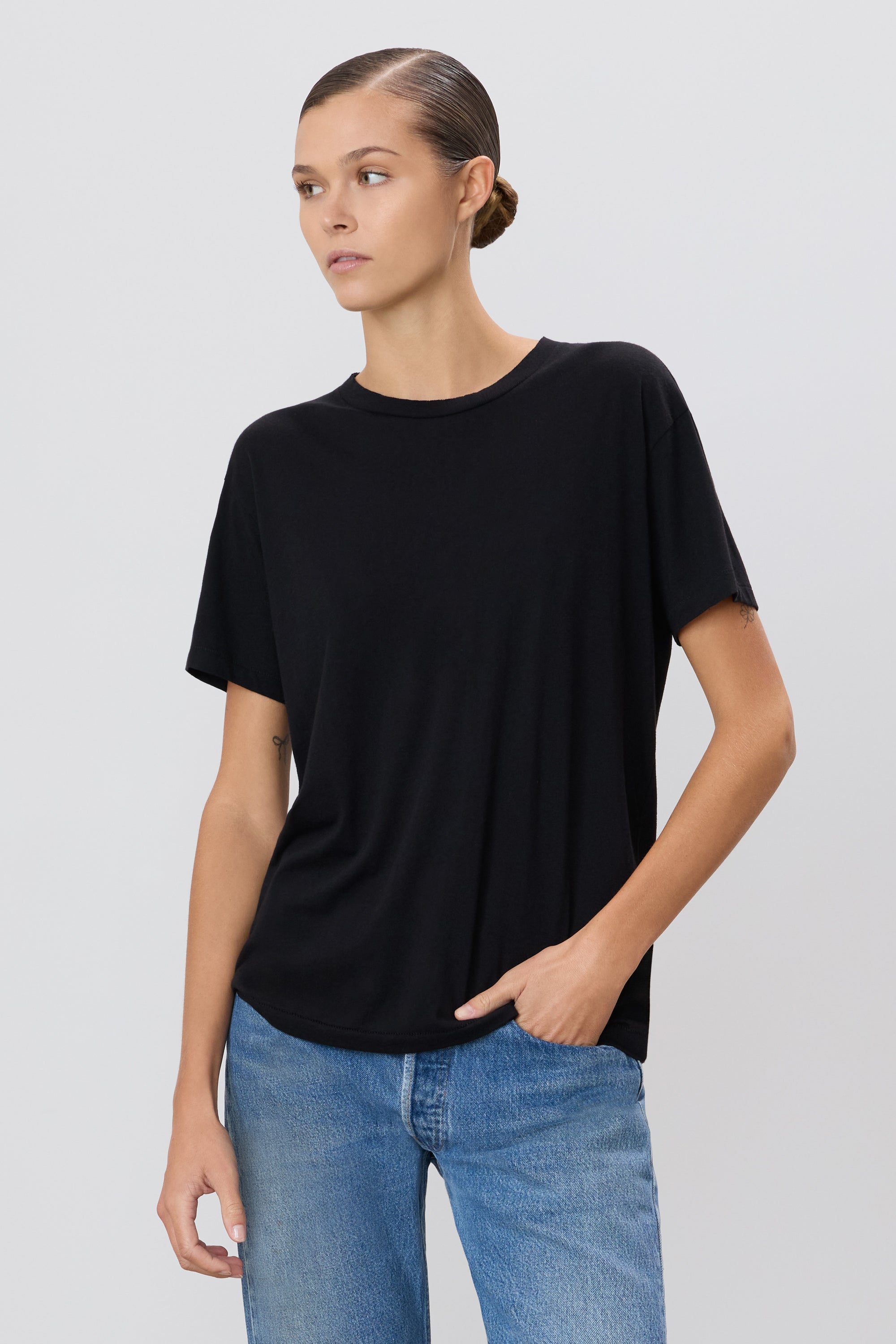 Short Sleeve Boyfriend T-Shirt - ÉTERNE