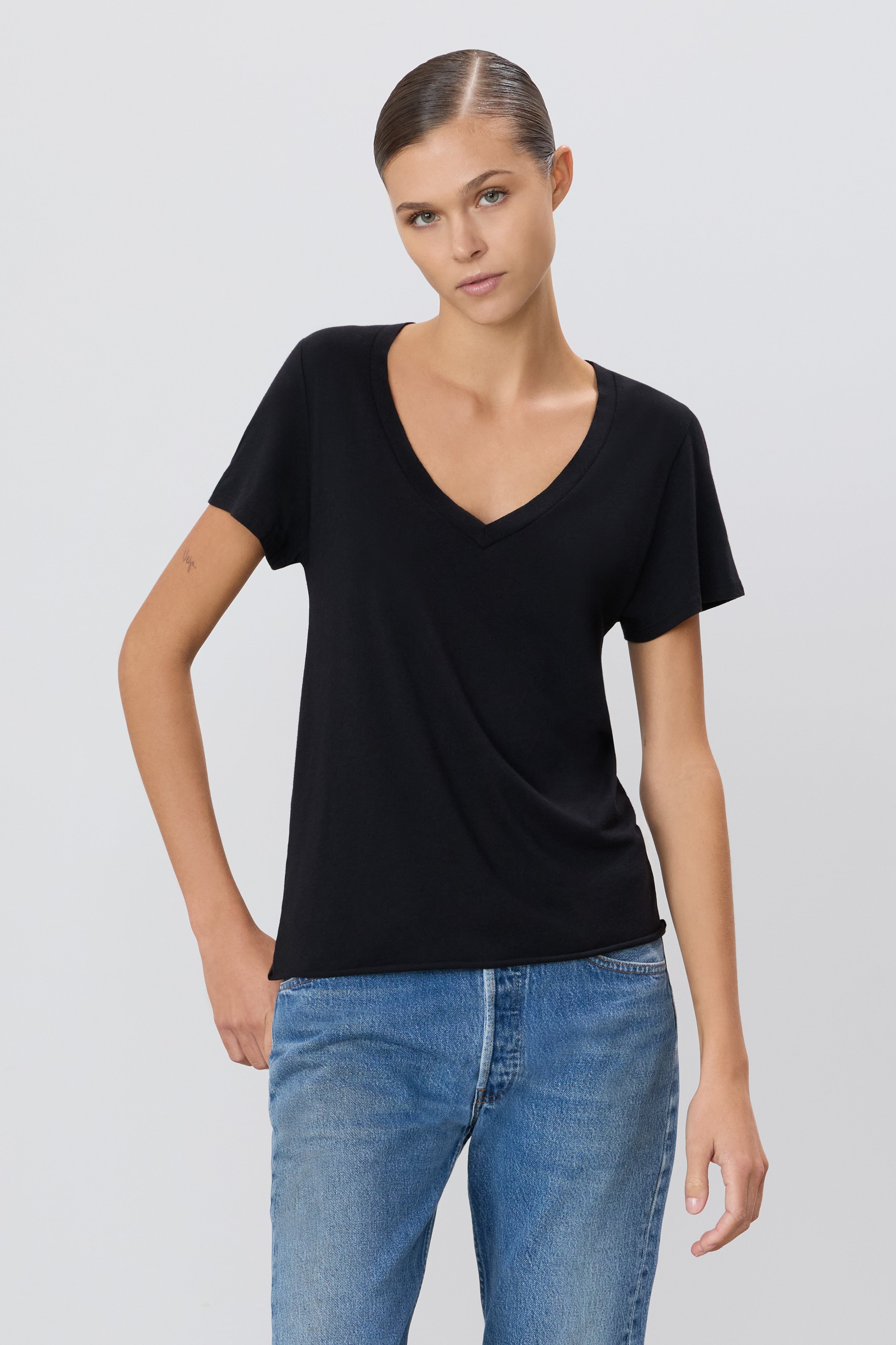 V-Neck T-Shirt Black