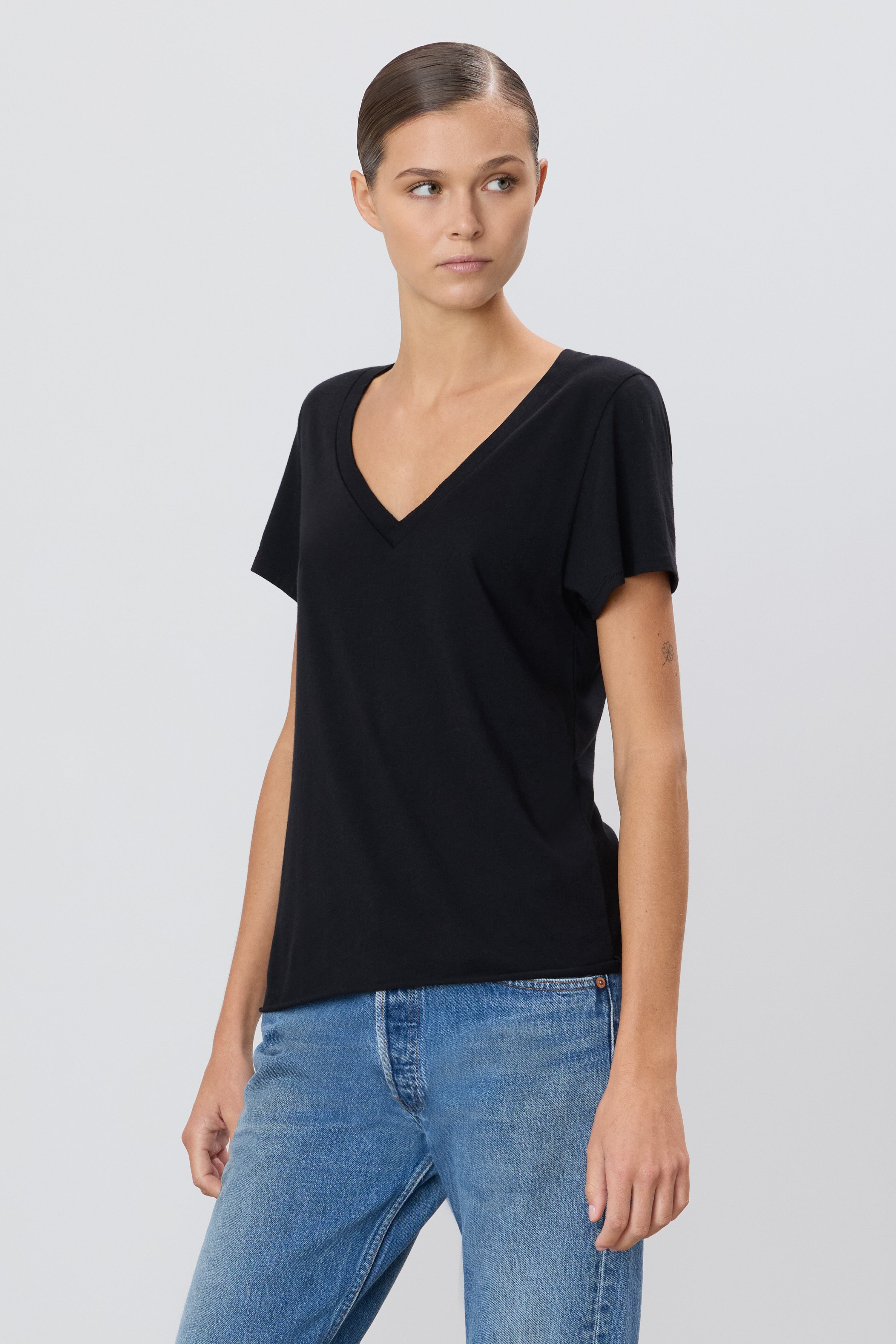 V-Neck T-Shirt Black