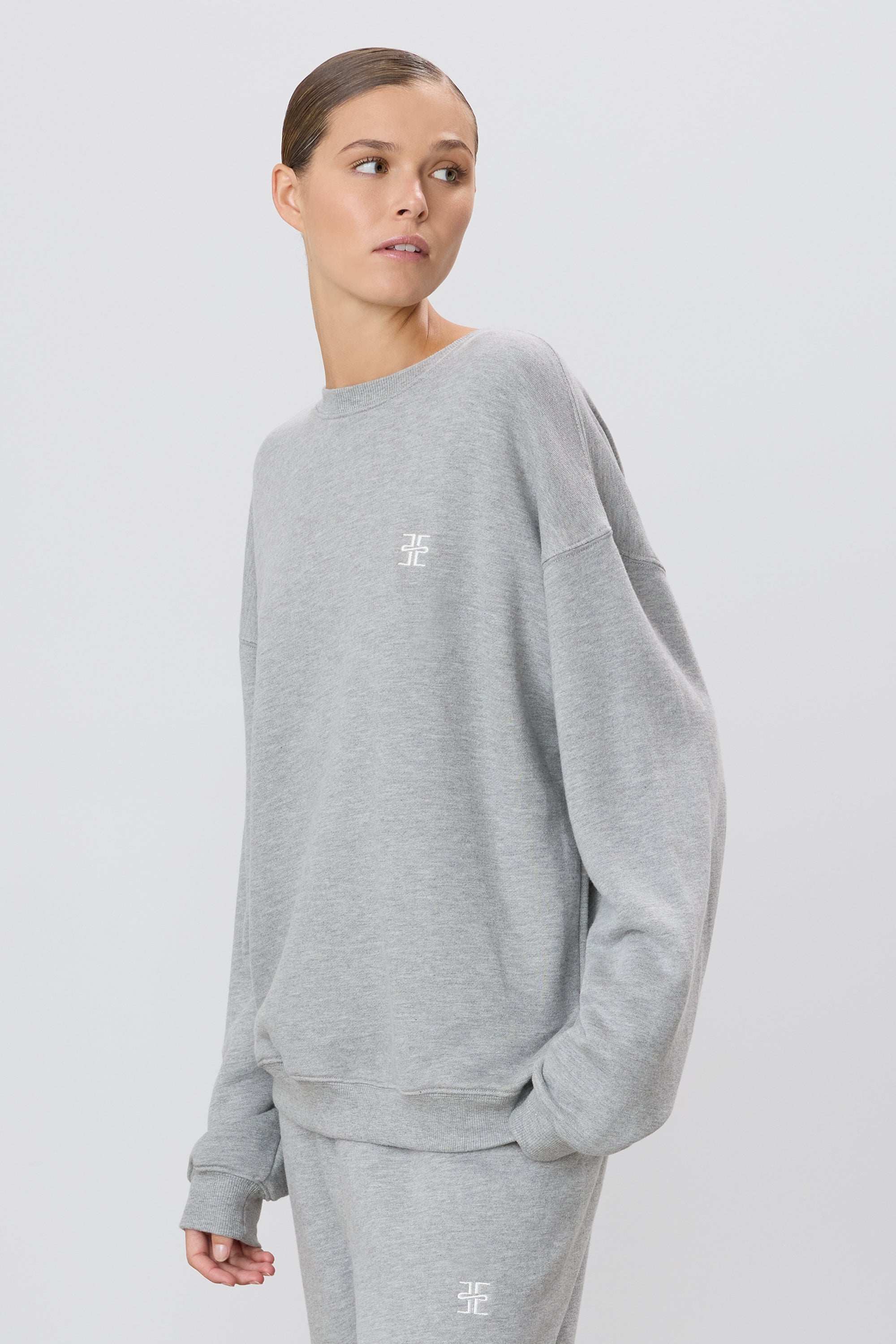 OVERSIZED CREWNECK SWEATSHIRT - ÉTERNE