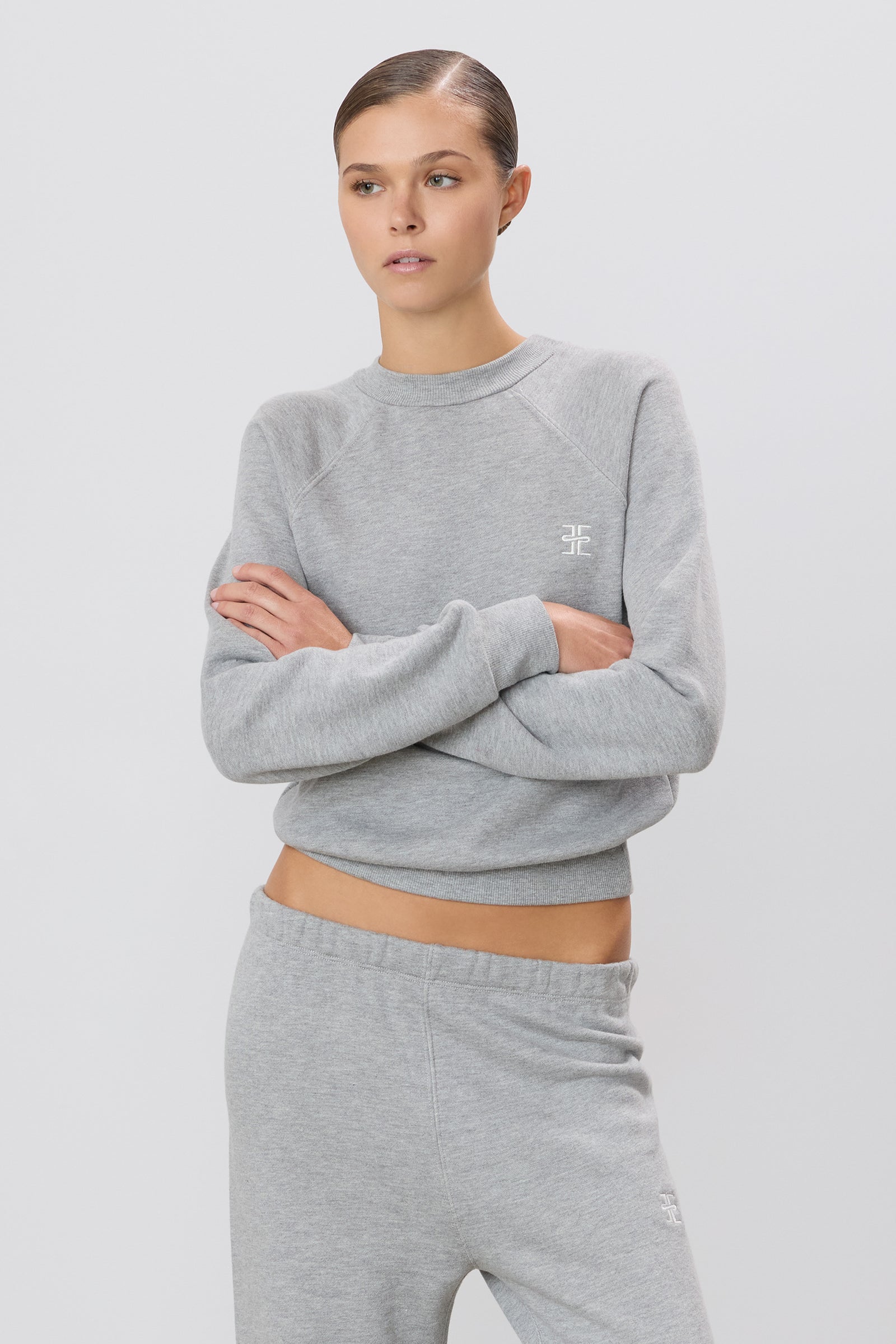 SHRUNKEN RAGLAN SWEATSHIRT - ÉTERNE