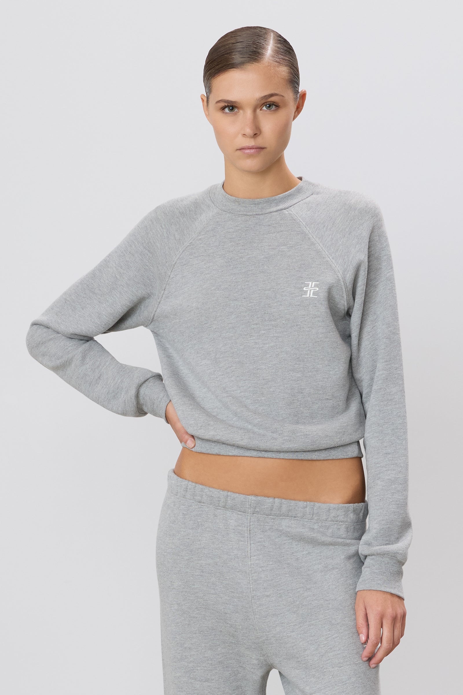 SHRUNKEN RAGLAN SWEATSHIRT - ÉTERNE